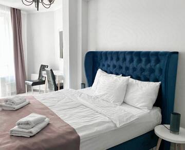 Люкс с кроватью размера «king-size» и балконом в Отеле Opera Center Hotel